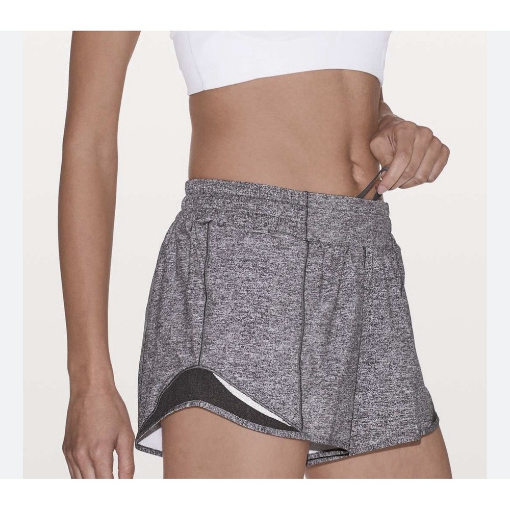 Lululemon Women's Hotty Hot Low Rise Shorts 4"Heather Lux Multi Black Size 4